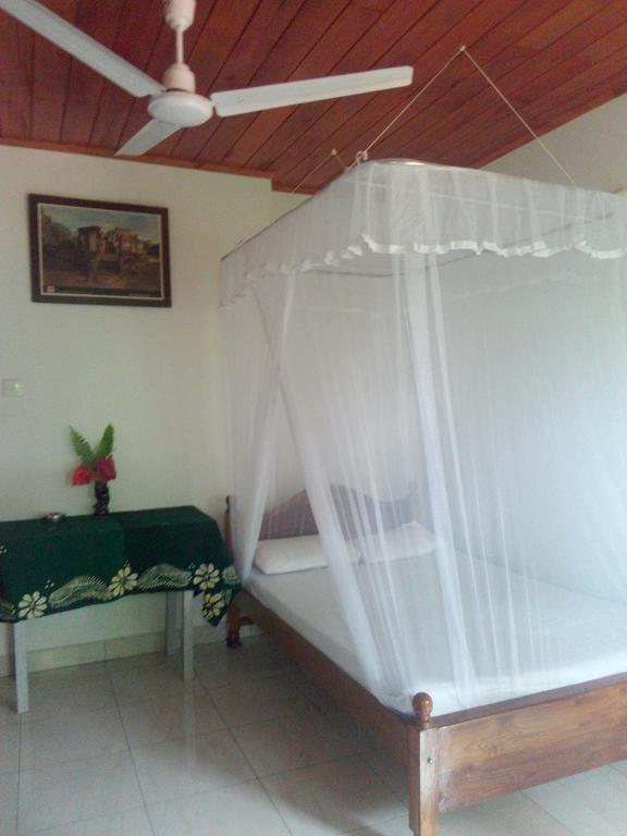 Rest Point Hotel Unawatuna Exterior photo